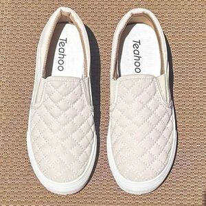 Teahoo Slip On Sneakers Womens Size 6 Quilted Beige Casual Shoes